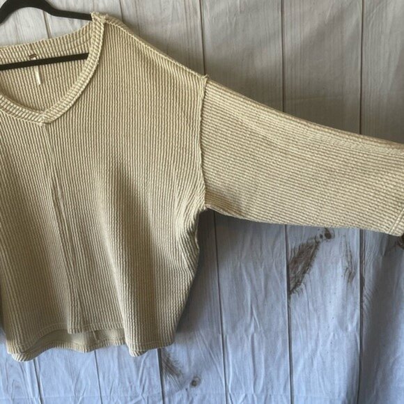 FREE PEOPLE V-NECK SWEATSHIRT - Picture 4 of 6